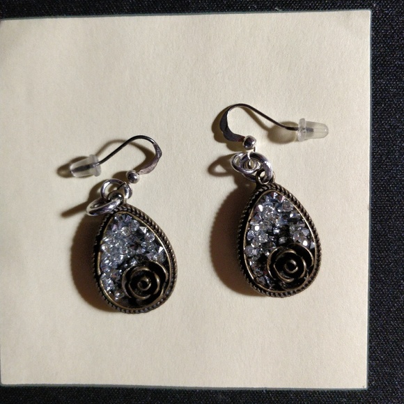 Teardrop Rose earrings - Picture 1 of 2